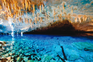 geo 11 gruta lago azul